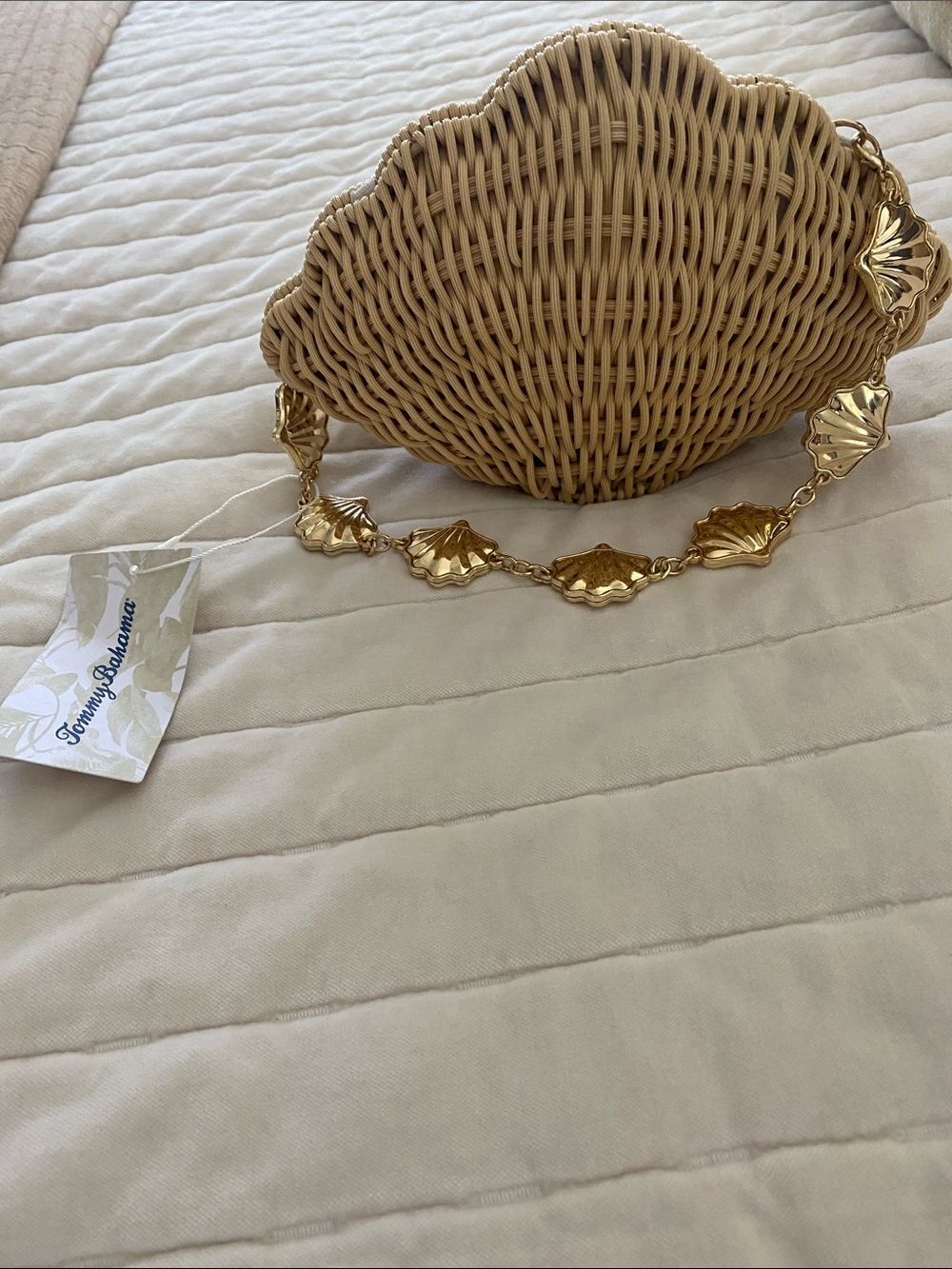 NWT Tommy Bahama Shell Tropical Purse